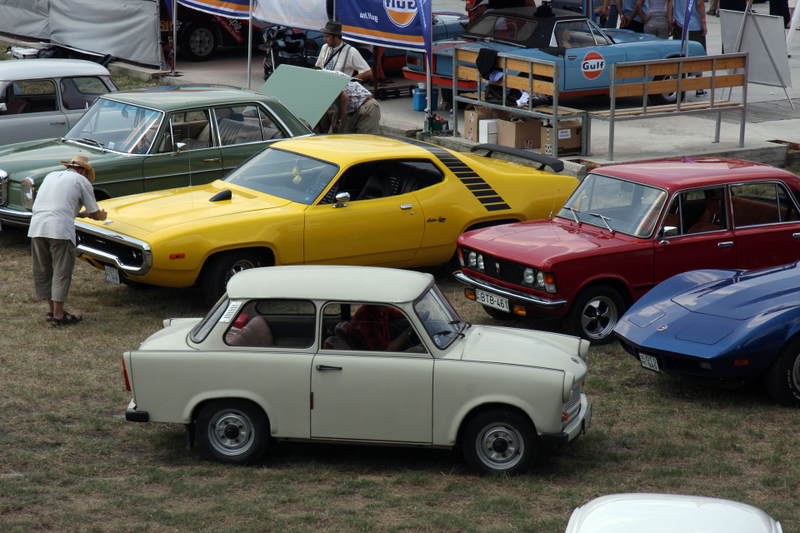 Illustration for article titled Classic Car Ownership Is Made Greater By The People Around You